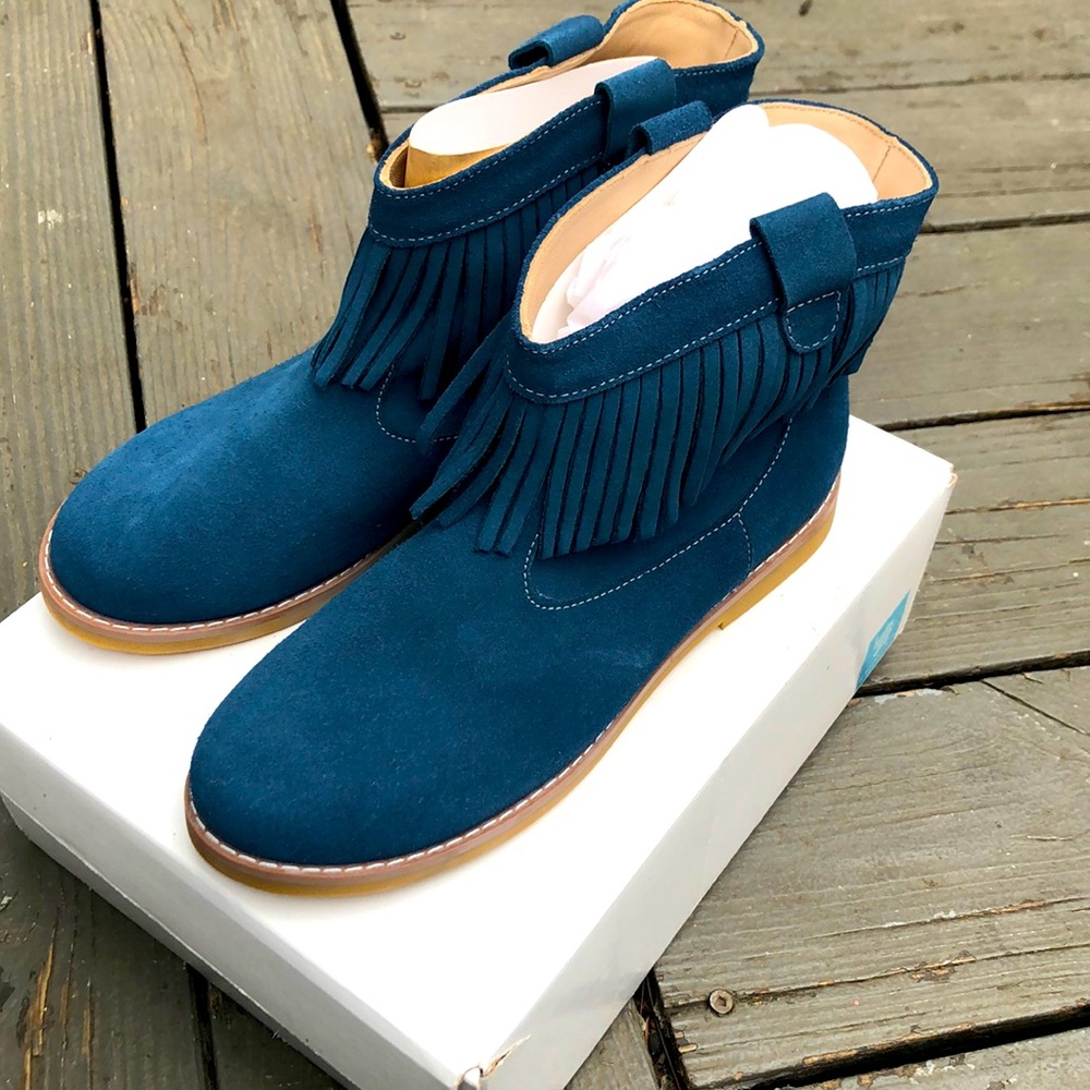 Brand New size 6 Elephantito Bootie with fringe